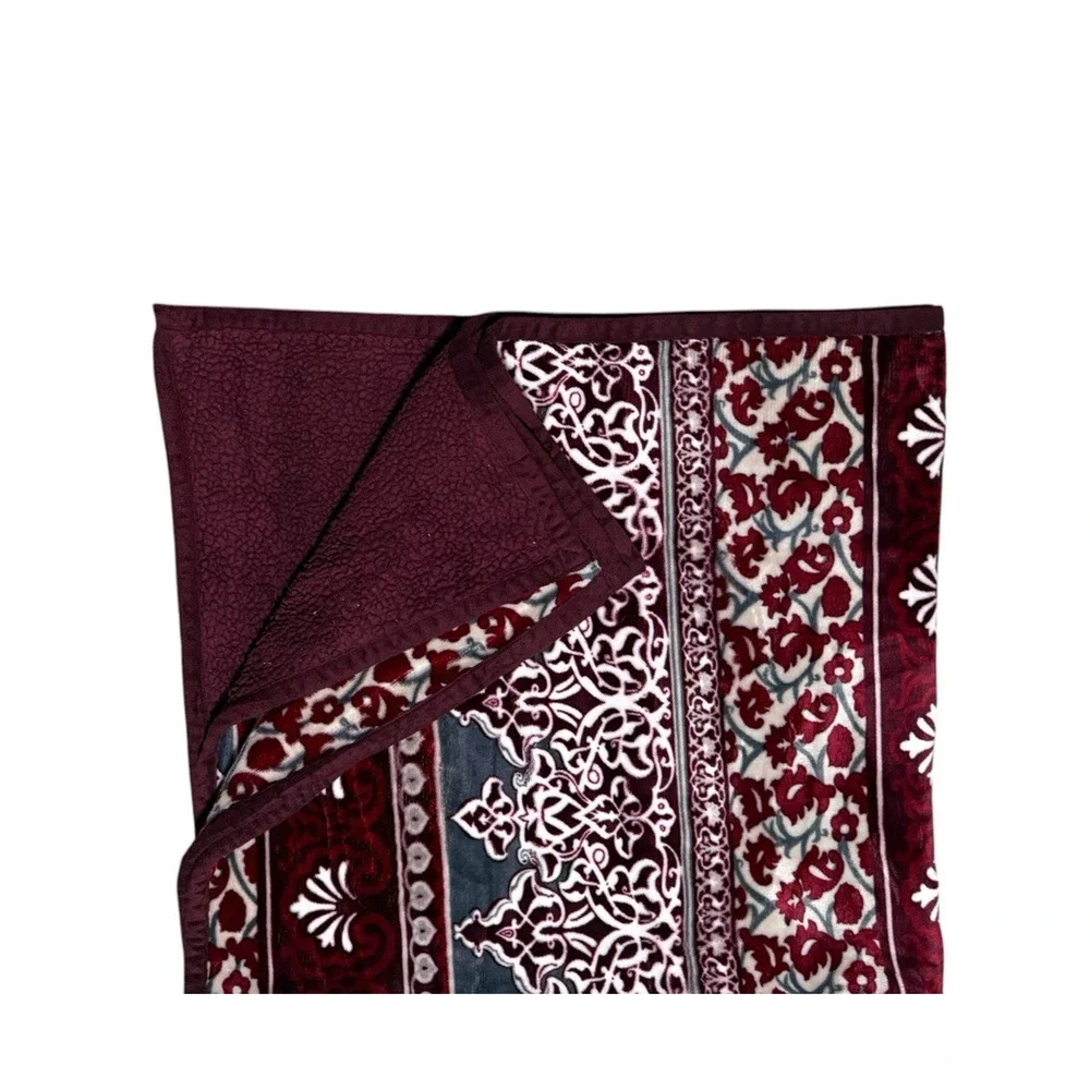 Stunning Printed Fleece Throw Blanket Purple Red Blue Soft Accent Cover Quilt